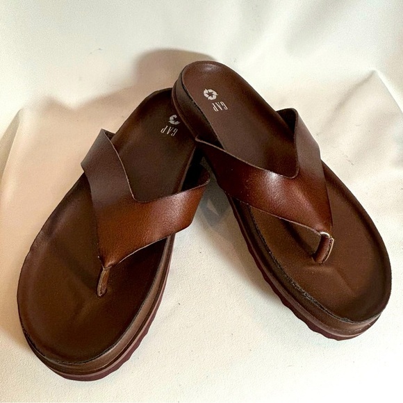 GAP Sz 9 Slides Flip Flop Style Vegan Leather Comfort Insole - Picture 1 of 9